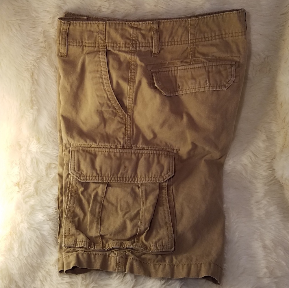 Old Navy Khaki Cargo Shorts 100% Cotton Men's 32